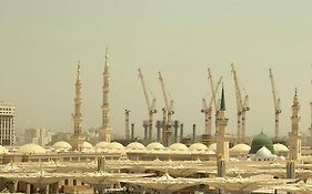 أجنحة طيبة المدينة